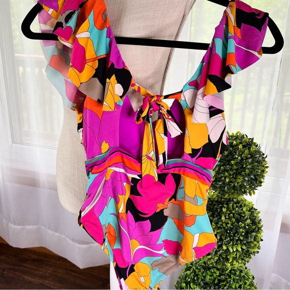 Trina Turk Gemini Ruffle One Piece Size 6 - Picture 5 of 16